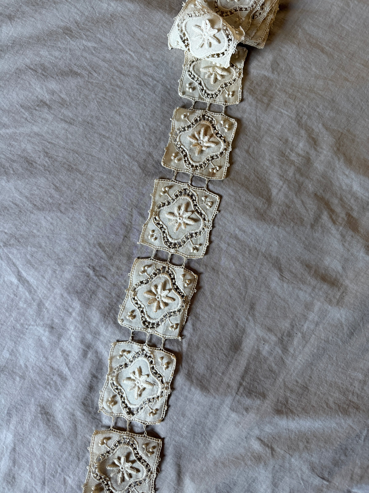 刺繍リネンモチーフ