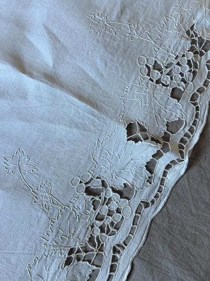 カットワーク刺繍棚飾りリネン
