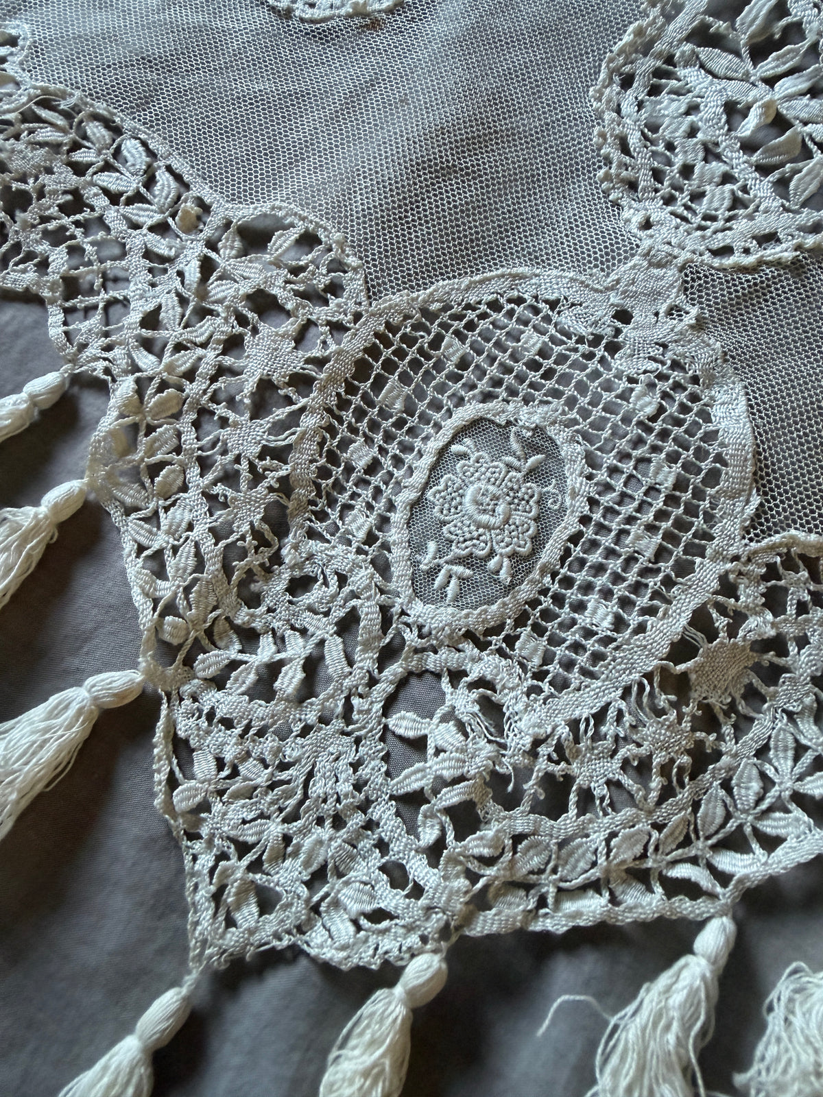 アンティークレース飾り布