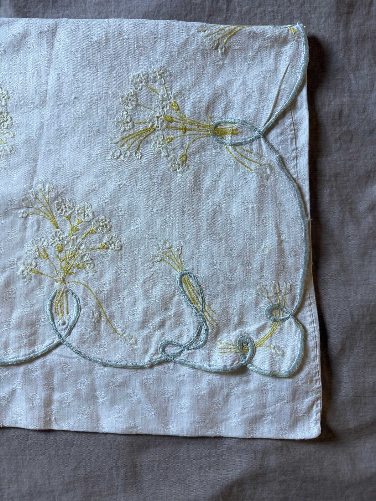 刺繍のランジェリーサック