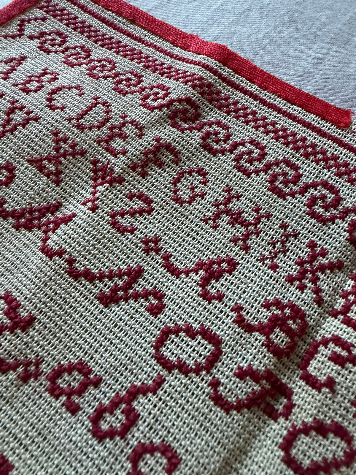 赤糸刺繍サンプラー(1885)