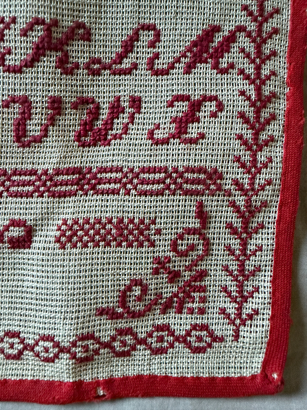 赤糸刺繍サンプラー(1885)