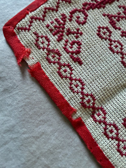 赤糸刺繍サンプラー(1885)