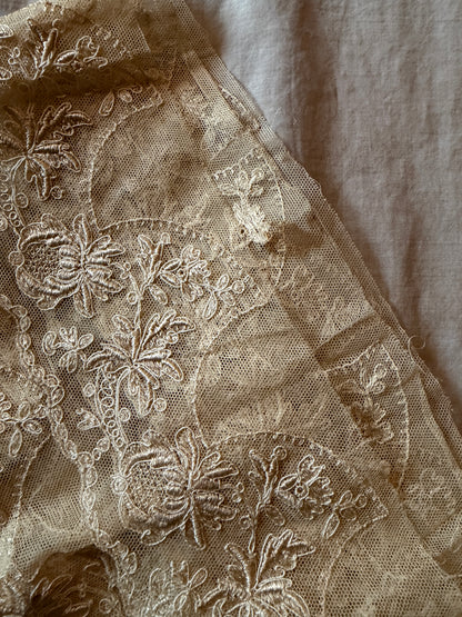 チュール刺繍レース