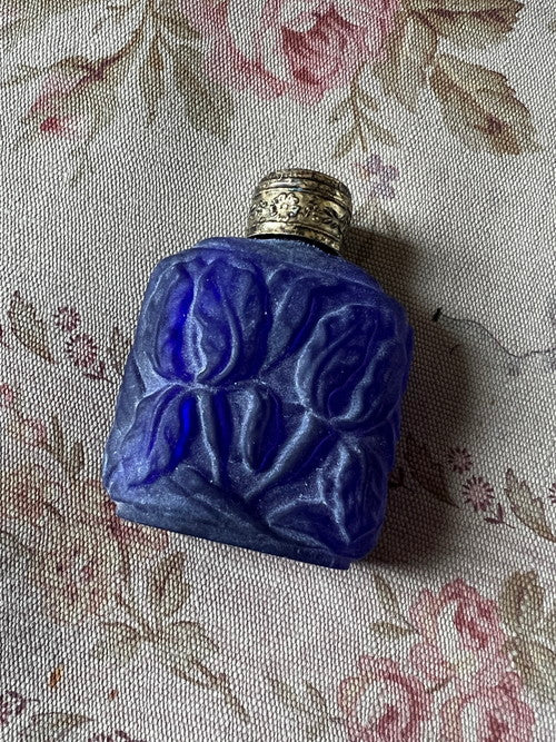 ガラスの香水瓶(ブルーマット) – France Antique 銀色アンティーク